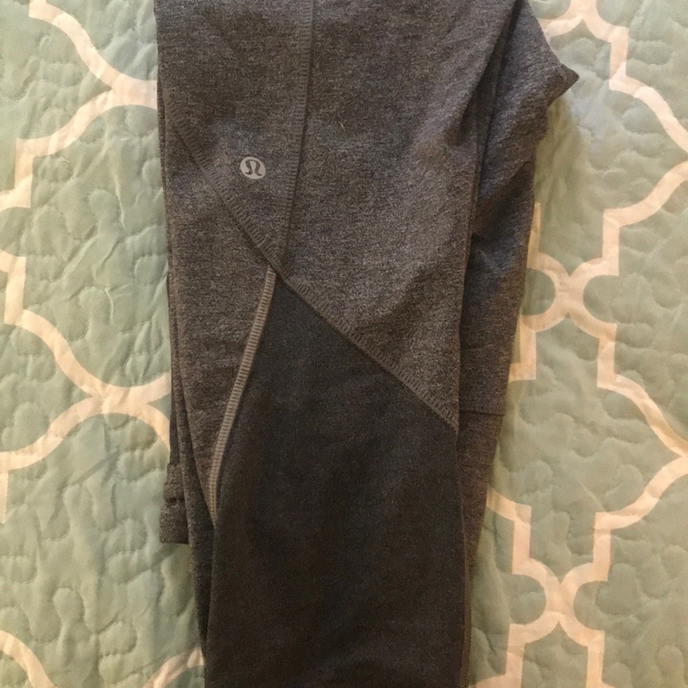 Lululemon grey cropped legging